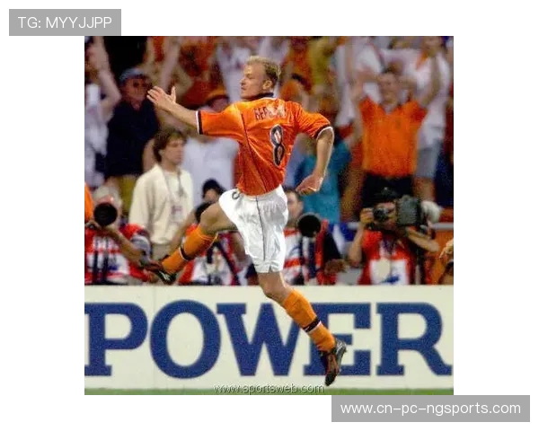 丹尼斯博格坎普的优雅足球哲学与荷兰黄金一代的艺术传承