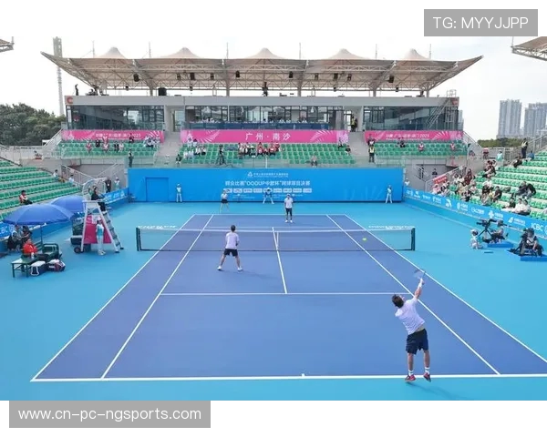 南京网球队的默契配合揭秘:网球巨献背后的团队精神与战术分析 南京网球队的默契配合揭秘:网球巨献背后的团队精神与战术分析